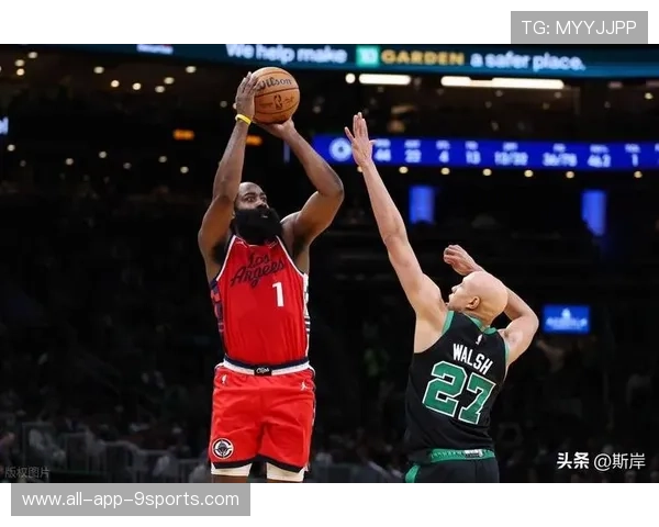 哈登压哨投篮命中，76人在客场斩获重要一胜
